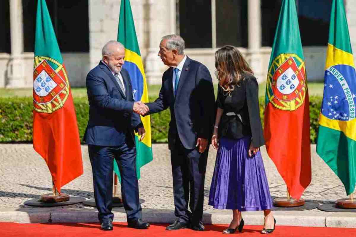 Brasileiros não terão de ar pela embaixada para validar diplomas em Portugal