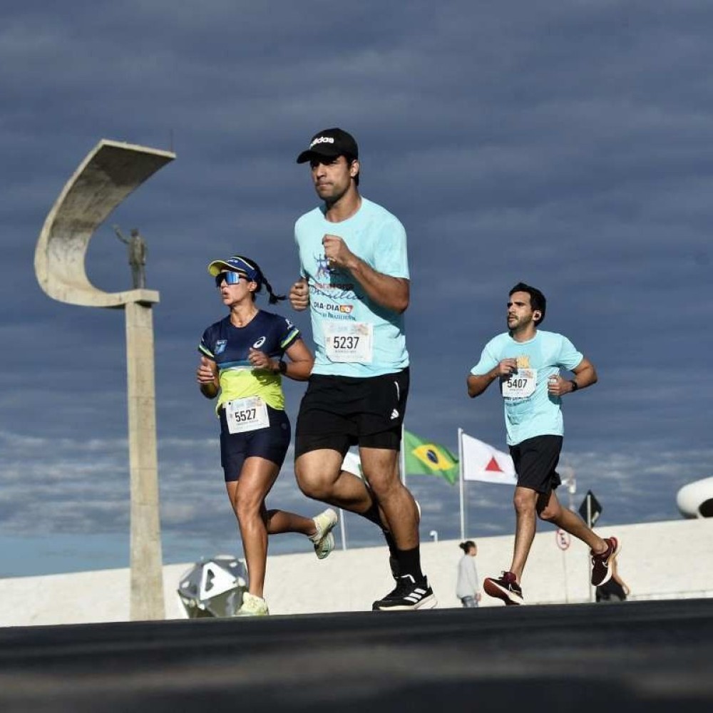 Carros e Corridas Sena Jr. encara final da Turismo Nacional