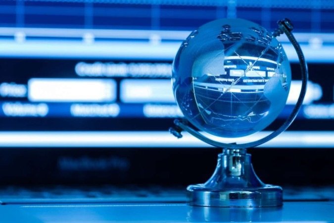 The business concept of the glass world on a laptop keyboard
- (crédito: Reprodução/Freepik) The business concept of the glass world on a laptop keyboard
- (crédito: Reprodução/Freepik)