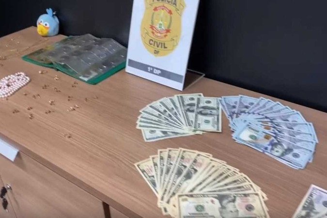 Uma idosa moradora da Asa Sul perdeu 4,9 mil dólares e joias - (crédito: PCDF/Divulgação) Uma idosa moradora da Asa Sul perdeu 4,9 mil dólares e joias - (crédito: PCDF/Divulgação)