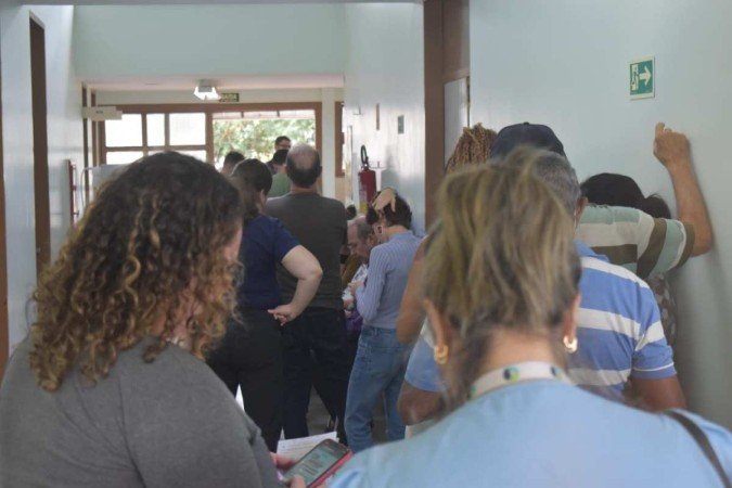 Fila na UBS 2 do Cruzeiro para receber vacina bivalente contra covid-19. - (crédito: Mariana Lins/CB/D.A Press) Fila na UBS 2 do Cruzeiro para receber vacina bivalente contra covid-19. - (crédito: Mariana Lins/CB/D.A Press)
