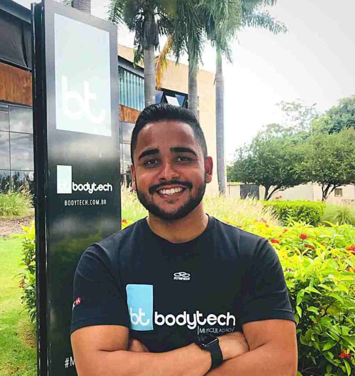 O professor Victor Lucas Silva destaca que é importante dormir de seis a oito horas por dia