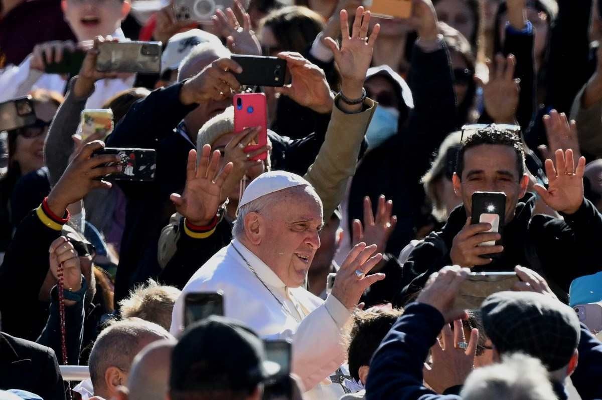 Pela primeira vez, Papa permite que mulheres votem na Assembleia de Bispos