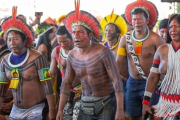 Acampamento Terra Livre reúne em Brasília milhares de indígenas de centenas de etnias de todas as regiões do país  -  (crédito:  Fabio Rodrigues-Pozzebom/ Ag..ncia Brasil)
