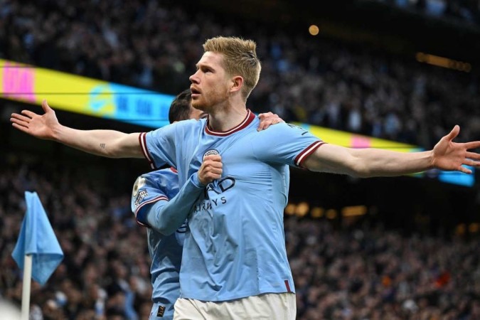 Em final antecipada da Premier League, Manchester City domina o