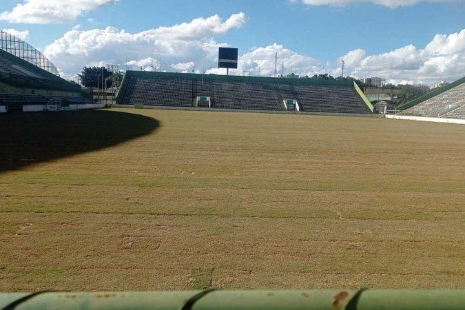 O gramado do Bezerrão a por processo de enraizamento depois da reconstrução e estará apto a receber jogos em julho deste ano - (crédito: Divulgação) O gramado do Bezerrão a por processo de enraizamento depois da reconstrução e estará apto a receber jogos em julho deste ano - (crédito: Divulgação)