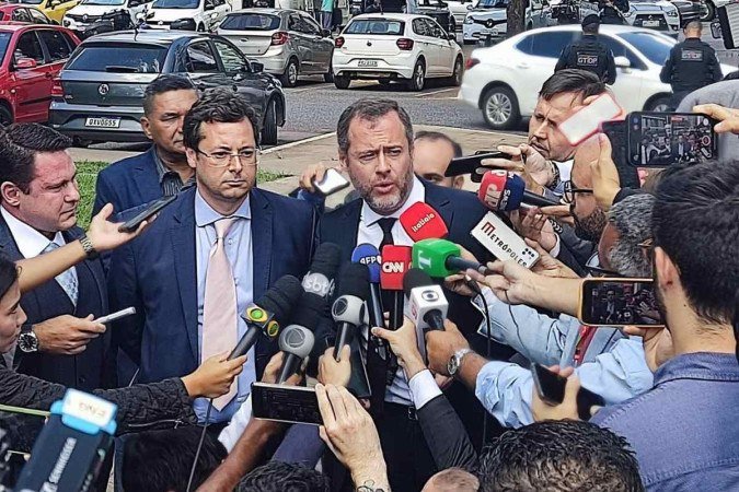 Assessor especial de Bolsonaro, Fábio Wajngarten (à esquerda): Ex-presidente estava sob efeito de remédios