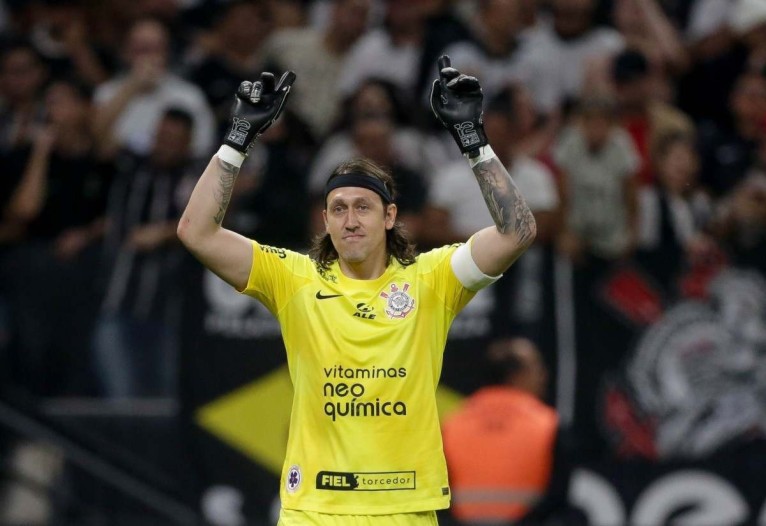 Contra quais clubes Cássio mais pegou pênaltis com a camisa do Corinthians?