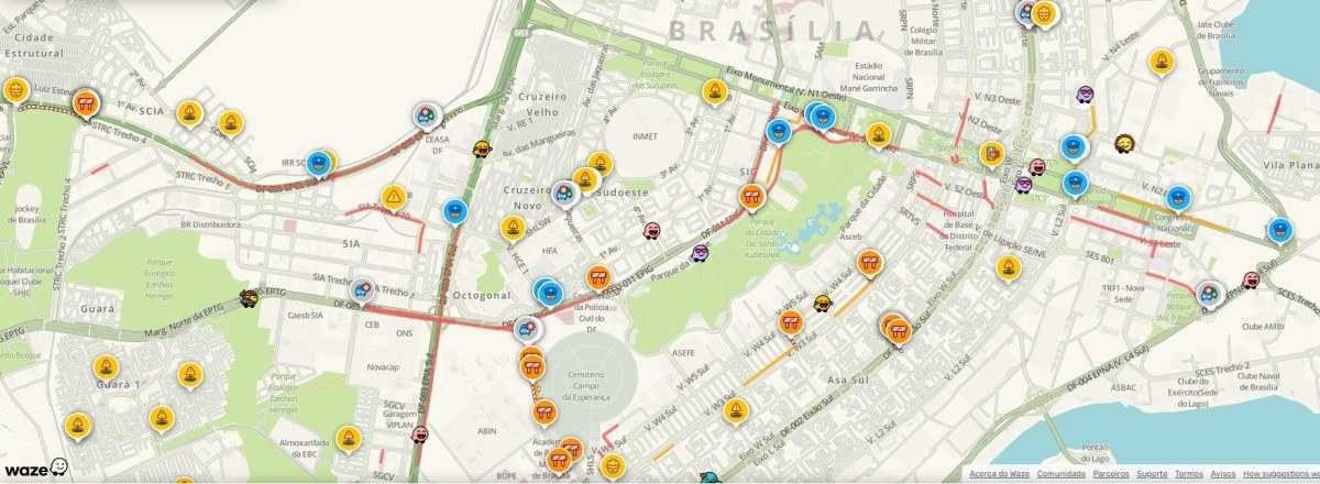 Os pontos na cor laranja indicam os pontos de engarrafamento que parou a área central de Brasília
