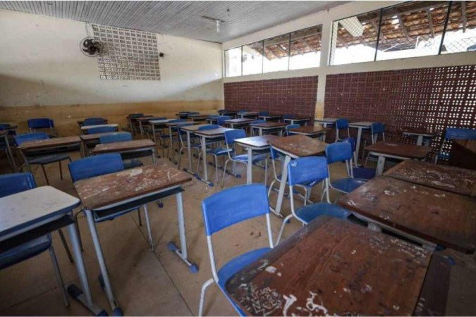 Escolas sem estrutura para o ensino ainda é realidade no país. - (crédito: Reprodução/Redes Sociais) Escolas sem estrutura para o ensino ainda é realidade no país. - (crédito: Reprodução/Redes Sociais)