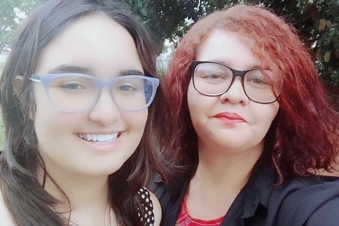 Filha e mãe. Lourdes Maria ao lado de Lourdes Marina. 