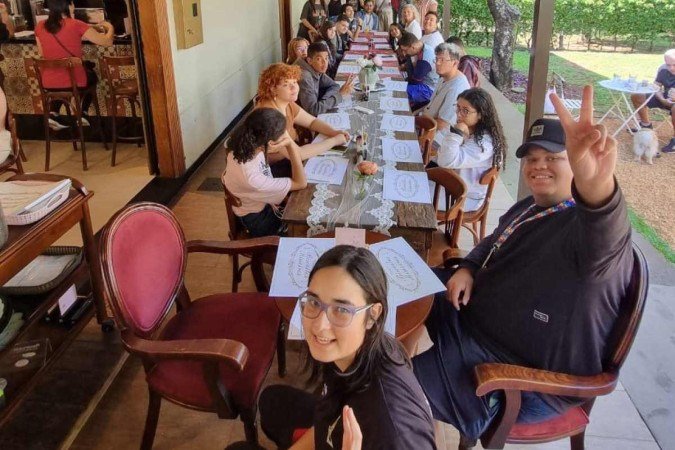 Alunos da Sala de Recursos em café da manhã especial