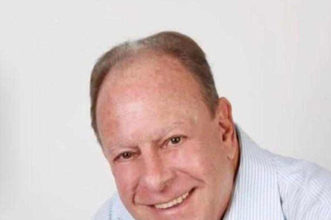 Cláudio Almeida lança seu primeiro livro de ficção -  (crédito: Paulo de Ara&uacute;jo/ Divulga&ccedil;&atilde;o)