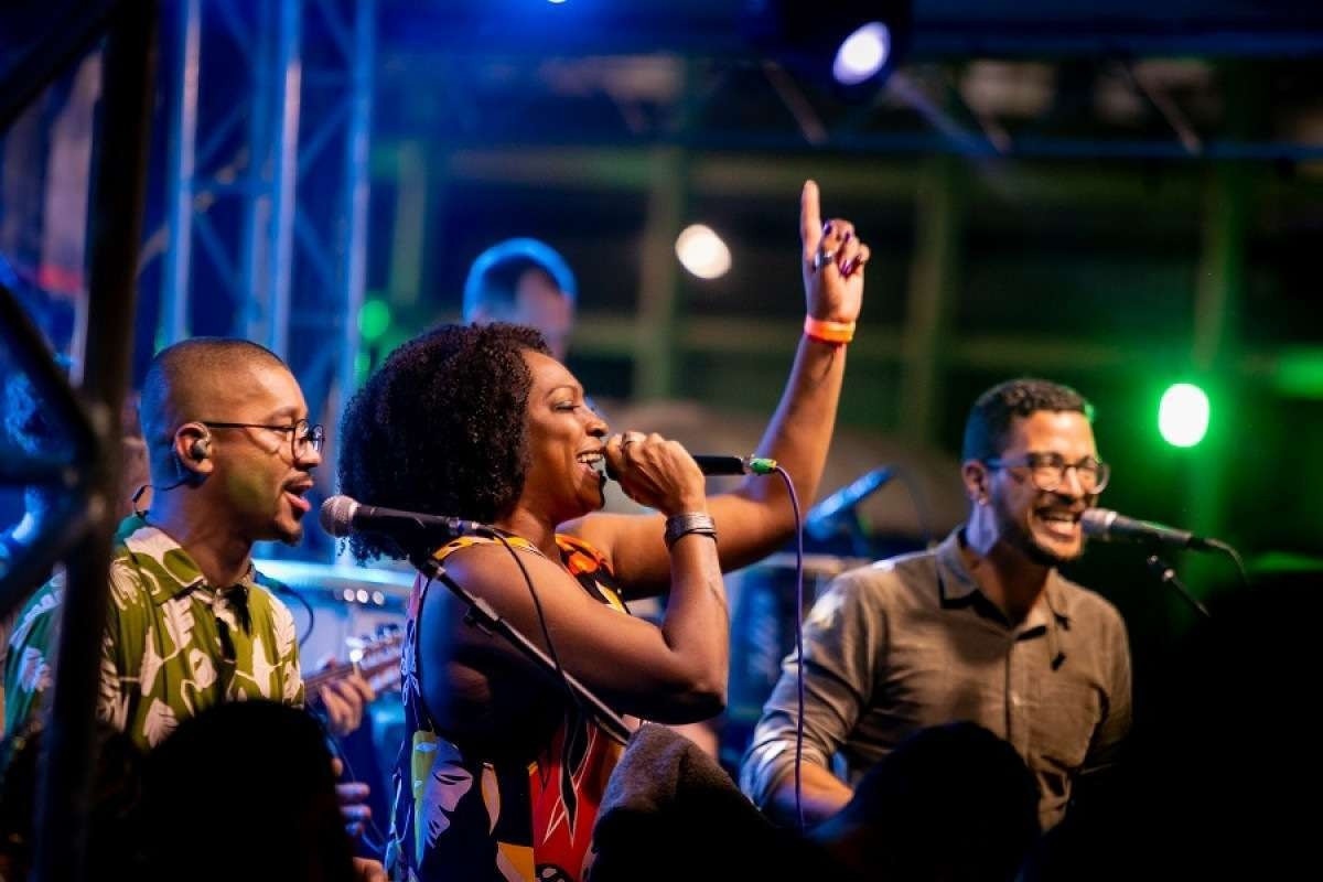  Pioneiros do samba fazem uma homenagem especial a Marcelo Sena