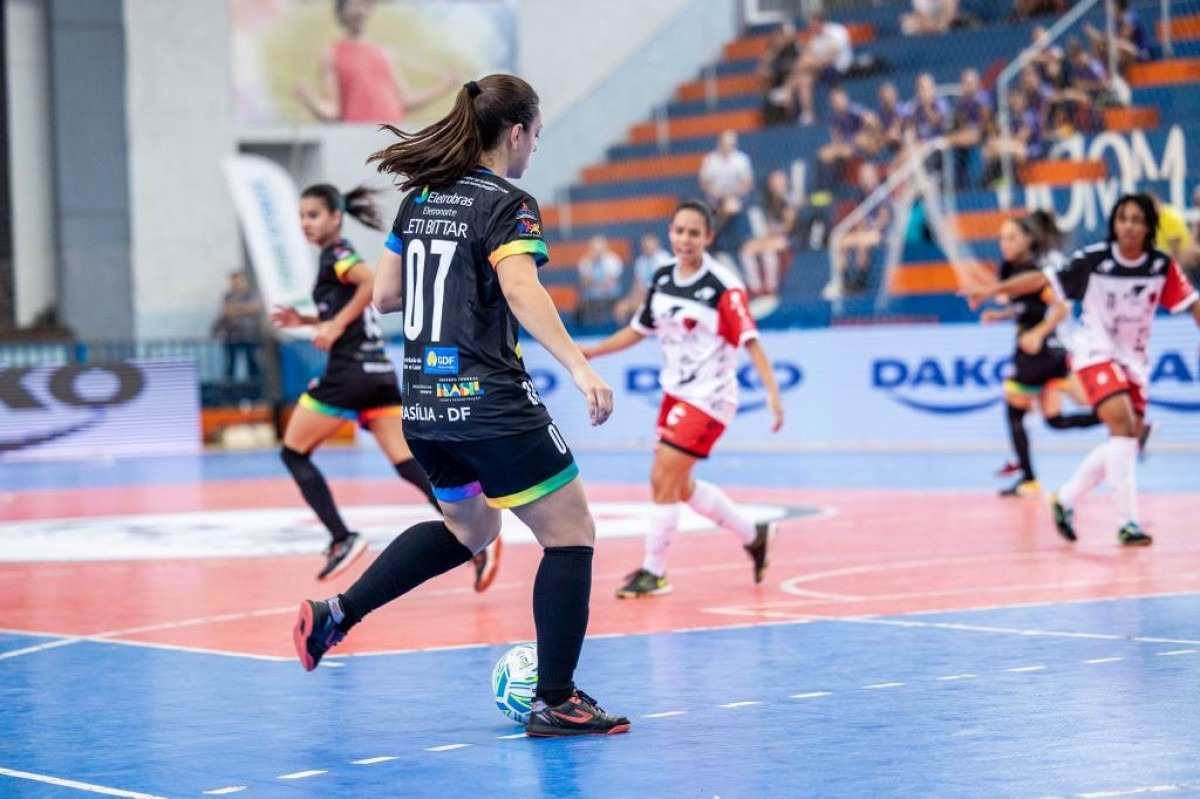 Adef/Apcef visita o São José pela Liga Feminina de Futsal
