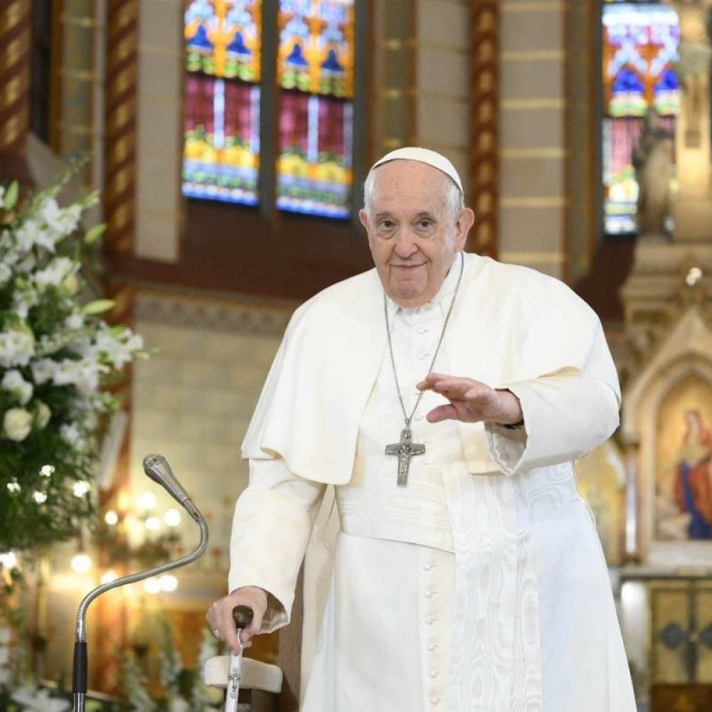 Papa Francisco passa por terapia respiratória e tem boa