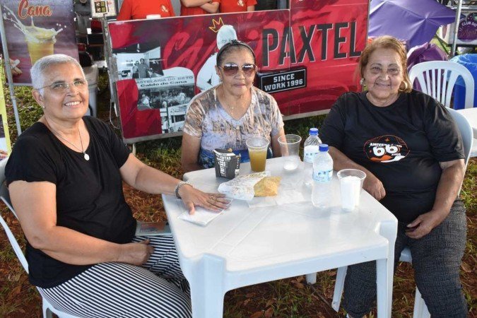 As pioneiras Heloisa da Costa Silva, 90 anos, Altair Rosa de Sá, 71, e Sandra Santana, 60, chegaram cedo no sábado para comemorar