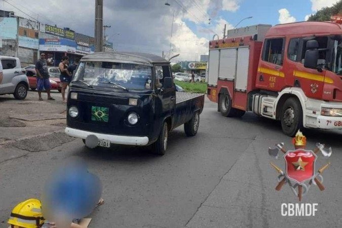 Mulher é atropelada próximo ao terminal do Setor O, na manhã deste sábado (29/4) - (crédito: Divulgação/CBMDF) Mulher é atropelada próximo ao terminal do Setor O, na manhã deste sábado (29/4) - (crédito: Divulgação/CBMDF)