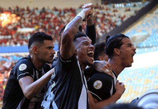 Reprodução/Instagram @botafogo/Vítor Silva/BFR