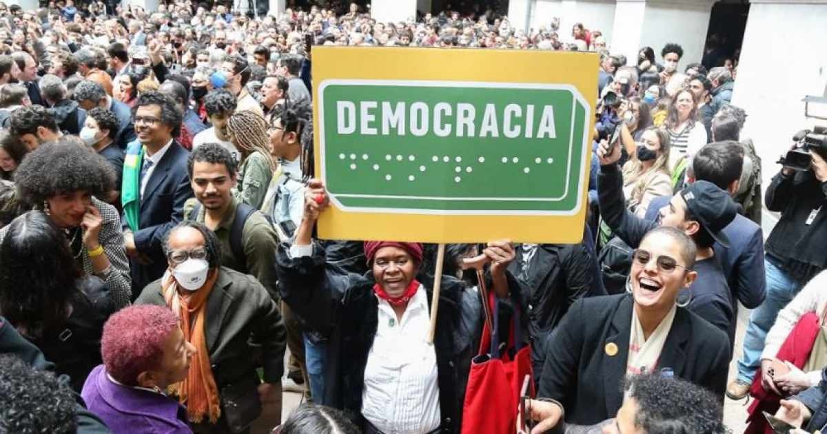 Artigo: A democracia não tem idade