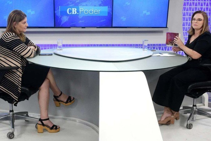  01/05/2023 Credito: Ed Alves/CB/DA.Press. Cidades. CB.PODER recebe Ilana Trombka, Diretora Geral do Senado Federal. Na bancada: Denise Rothenburg.