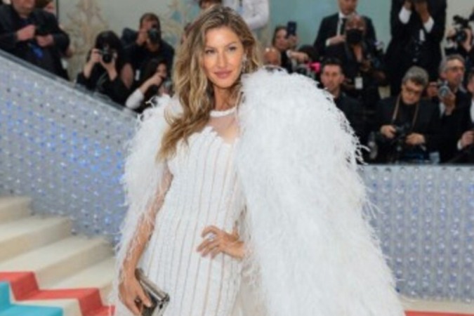 Gisele Bündchen no Met Gala 2023
- (crédito: Dimitrios Kambouris / GETTY IMAGES NORTH AMERICA / Getty Images via AFP) Gisele Bündchen no Met Gala 2023
- (crédito: Dimitrios Kambouris / GETTY IMAGES NORTH AMERICA / Getty Images via AFP)
