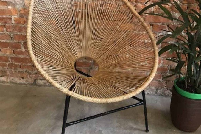 As cadeiras feitas de palhinha são extremamente populares e queridas dentro 
de casa