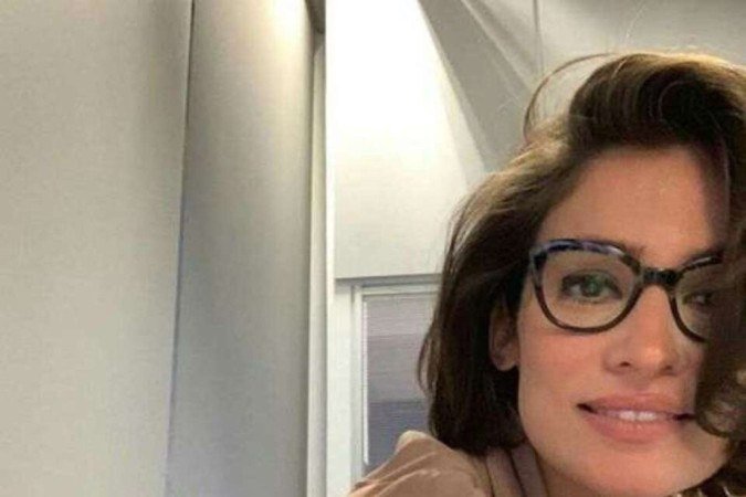 O famoso óculos de gatinho já é muito popular e usado por aqueles que amam algo mais elegante