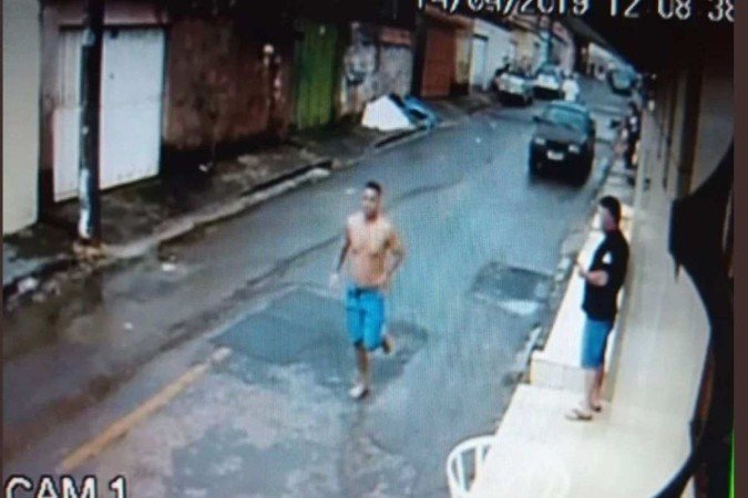 Luiz Felipe Alves de Sousa, 20, corre após matar companheira - (crédito: PCDF/Divulgação) Luiz Felipe Alves de Sousa, 20, corre após matar companheira - (crédito: PCDF/Divulgação)