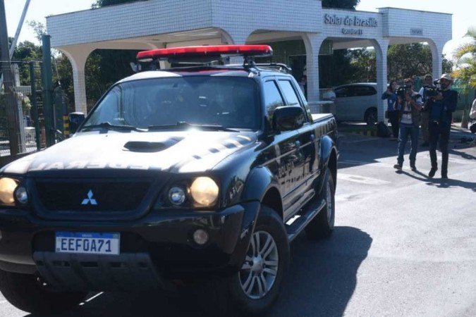 Operação da PF fas buscas na casa do ex-presidente Jair Bolsonaro