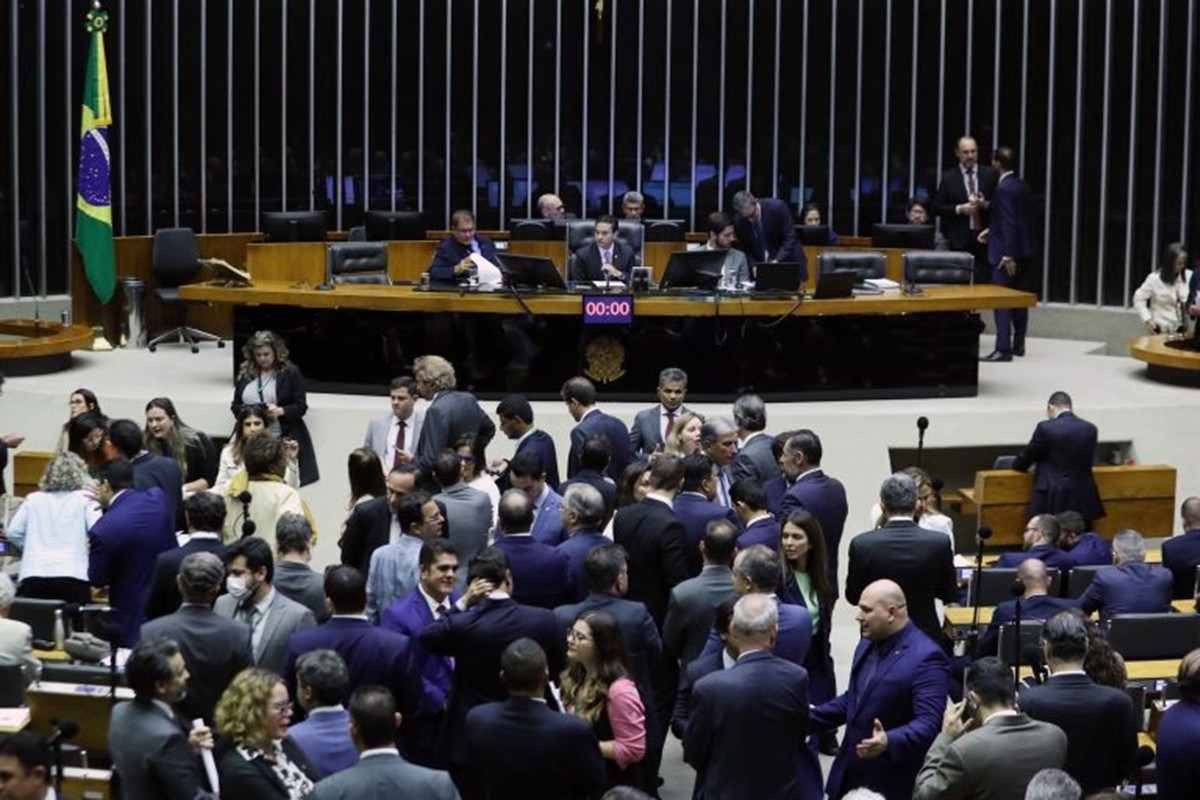 Votação da urgência do PL que trata de direitos autorais fica para semana que vem