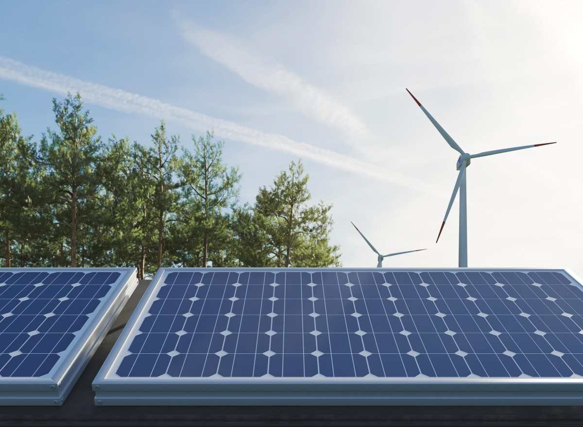 Capacidade instalada de energia renovável cresceu 50% em 2023, diz AIE