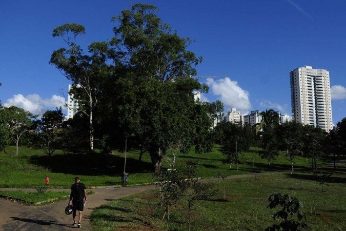 Homem de 75 anos tem parada cardiorrespiratória no Parque de Águas Claras - (crédito: Minervino Júnior/CB/D.A.Press) Homem de 75 anos tem parada cardiorrespiratória no Parque de Águas Claras - (crédito: Minervino Júnior/CB/D.A.Press)