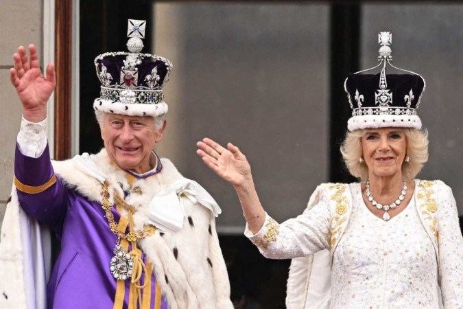 Embora continue com algumas de suas funções administrativas, o monarca se ausentará da vida pública por tempo indeterminado -  (crédito:  Oli Scarff/AFP)