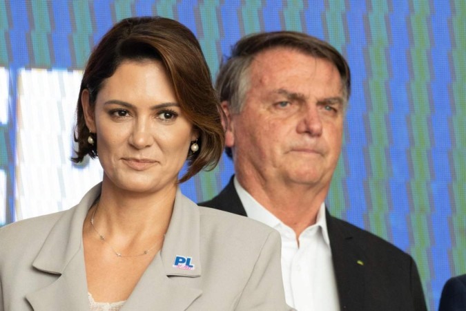PF vai rastrear recursos financeiros de Michelle Bolsonaro