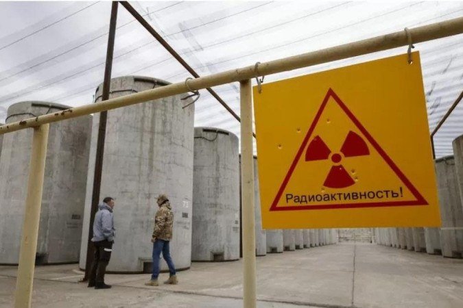 Tanques de armazenamento de combustível nuclear na usina - (crédito: EPA) Tanques de armazenamento de combustível nuclear na usina - (crédito: EPA)
