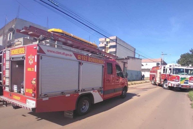 As perícias do CBMDF e da Polícia Civil se empenham em entender a dinâmica do incêndio - (crédito: Soinp CBMDF/ divulgação) As perícias do CBMDF e da Polícia Civil se empenham em entender a dinâmica do incêndio - (crédito: Soinp CBMDF/ divulgação)