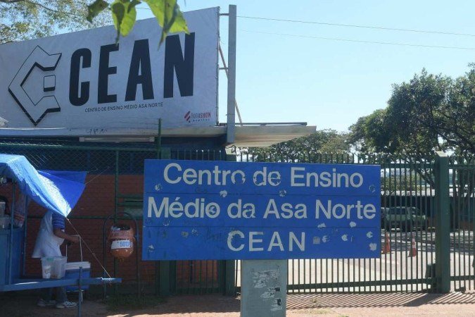  08/05/2023 Credito: Ed Alves/CB/DA.Press. Cidades. Greve nas Escolas Publicas. Parte da Categoria está em sala de aula. 