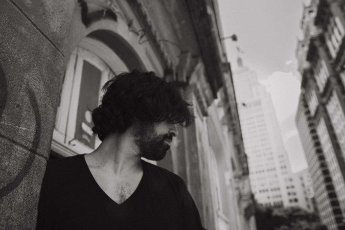  2023. Divirta se Mais. Valter Lobo é um compositor lusitano.
      