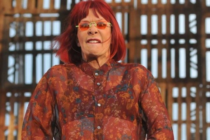  04/11/2012. Cr..dito: Marcelo Ferreira/CB/D.A Press. Brasil. Brasilia -DF. Rita Lee se apresenta no Green Move Festival, na Esplanada dos Minist..rios, em Bras..lia.
    