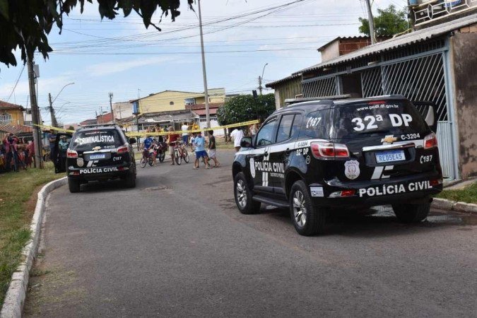 A Polícia Civil está no local realizando a perícia. - (crédito: Mariana Lins/CB/D.A Press) A Polícia Civil está no local realizando a perícia. - (crédito: Mariana Lins/CB/D.A Press)
