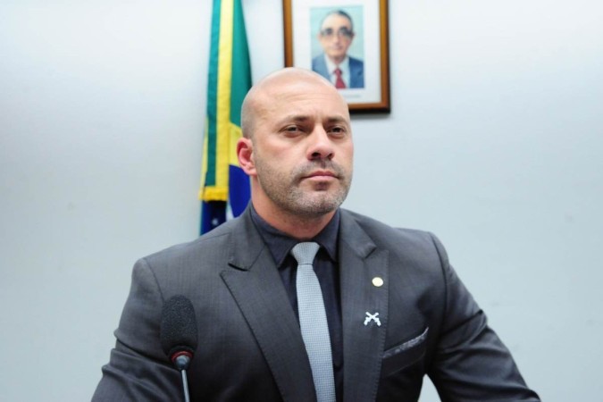 Silveira tem um histórico de descumprimento de decisões judiciais -  (crédito: Nilson Bastan/Agência Câmara)