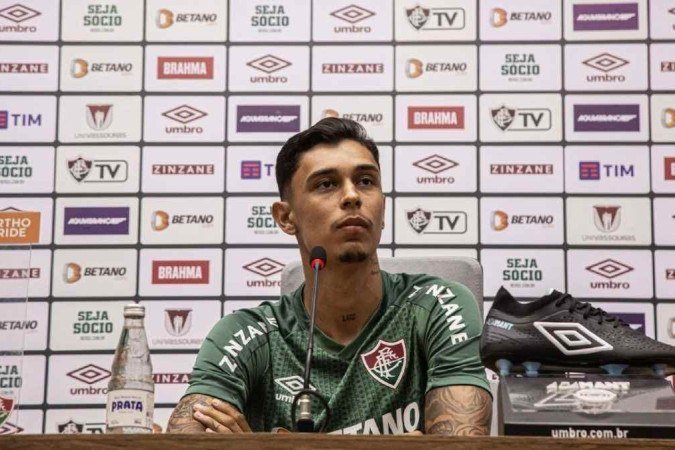 Vitor Mendes foi apresentado pelo Fluminense em 6 de janeiro 
