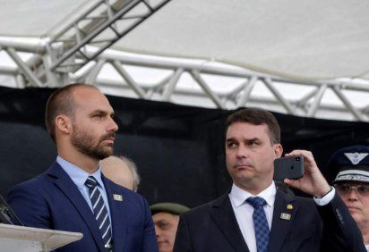 Ex-deputado questionou se a doação feita a Flávio não se enquadraria na mesma prática criticada por Zema ao comentar o caso envolvendo Vorcaro -  (crédito:  Carolina Antunes/PR) -Ex-deputado questionou se a doação feita a Flávio não se enquadraria na mesma prática criticada por Zema ao comentar o caso envolvendo Vorcaro -  (crédito:  Carolina Antunes/PR)