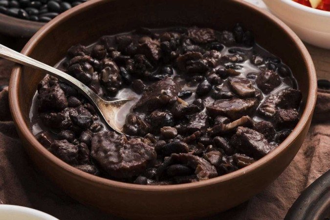Feijoada beneficente ocorre no próximo domingo (6/4) - (crédito: Reprodução/Freepik) Feijoada beneficente ocorre no próximo domingo (6/4) - (crédito: Reprodução/Freepik)