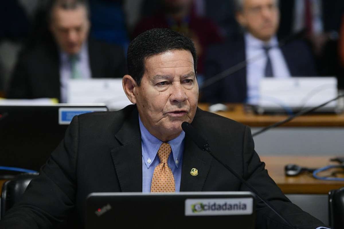 Mourão pede ao Congresso a suspensão da cassação de Dallagnol