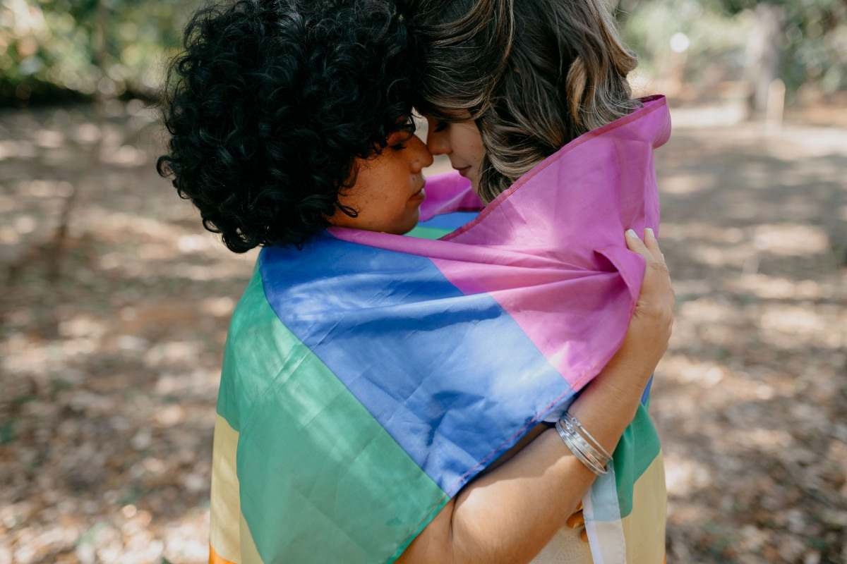 Reconhecimento e vitória do amor: união homoafetiva aumentam em 10 anos