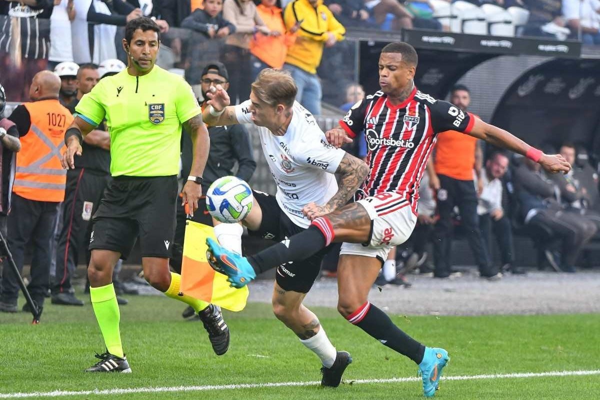 Corinthians arranca empate com Fortaleza no fim e sai da parte