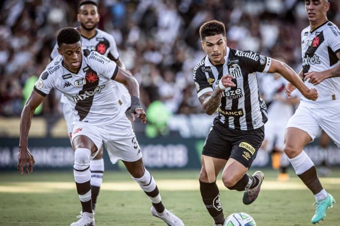 Vasco vence Atlético-MG no reencontro com a torcida no Maracanã