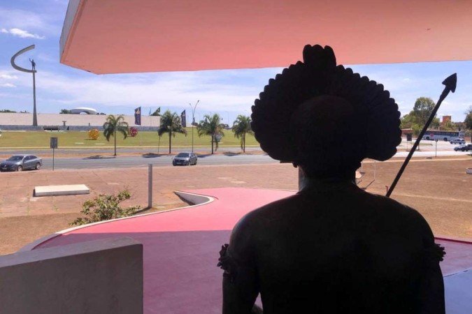 Memorial dos Povos Ind&iacute;genas e Memorial JK ao fundo